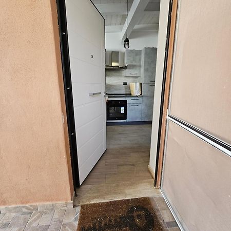 Casa Vacanze Dragona 15 Min Fco 10 Min Ostia Acilia Exterior photo