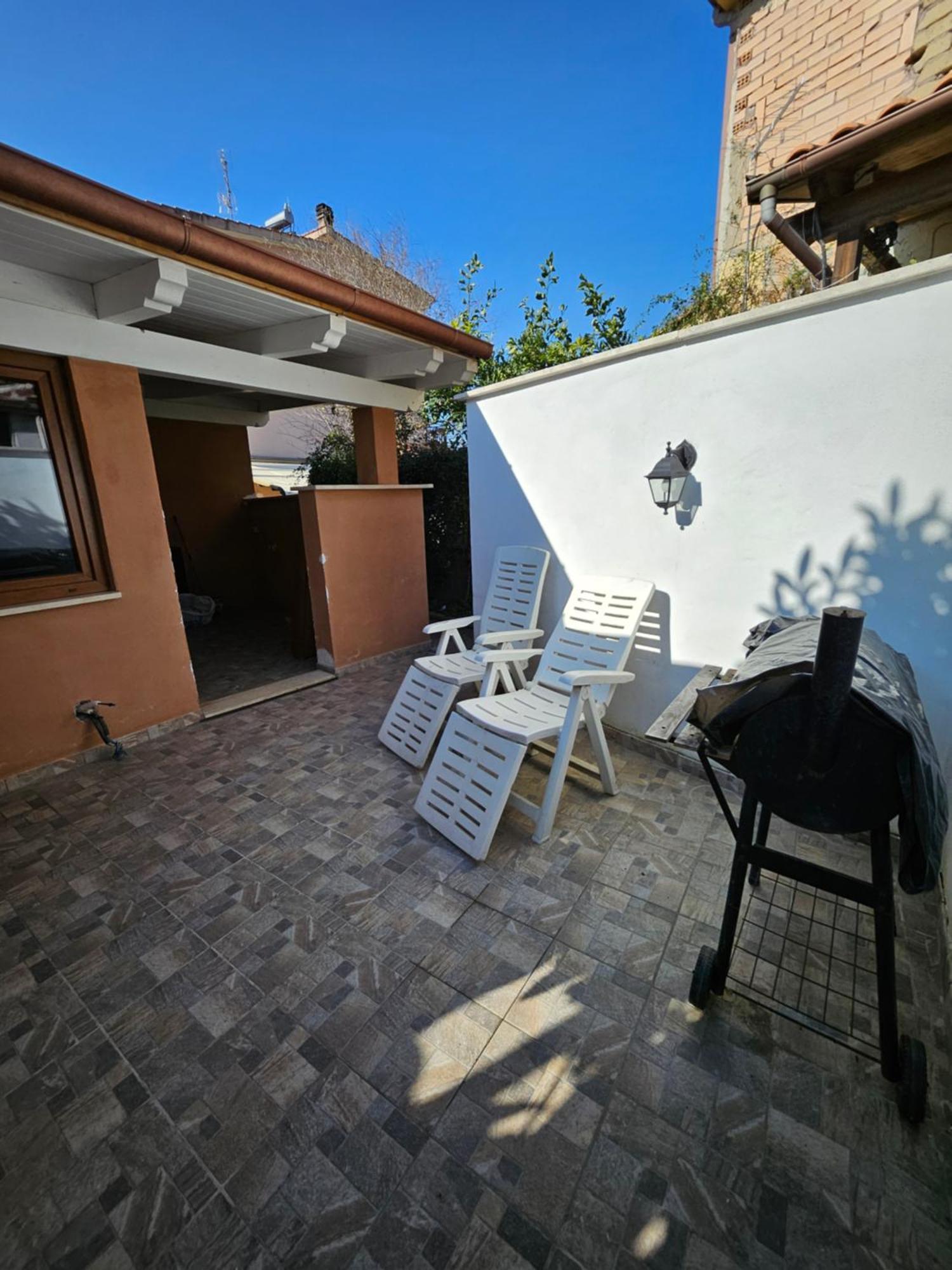Casa Vacanze Dragona 15 Min Fco 10 Min Ostia Acilia Exterior photo
